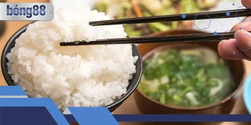 Khi ngủ chứng kiến mình đang ăn